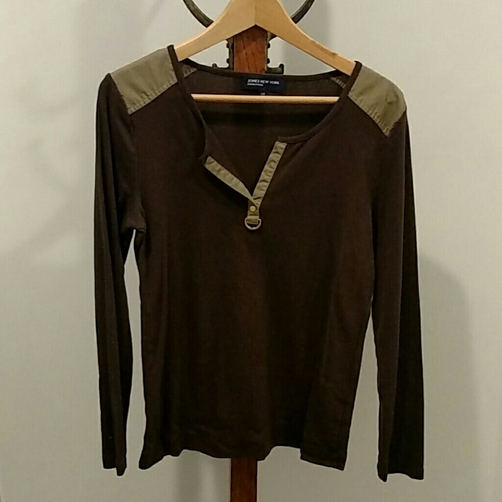 Long sleeved shirt